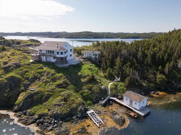 5 Main Street, Herring Neck, NL A0G2R0