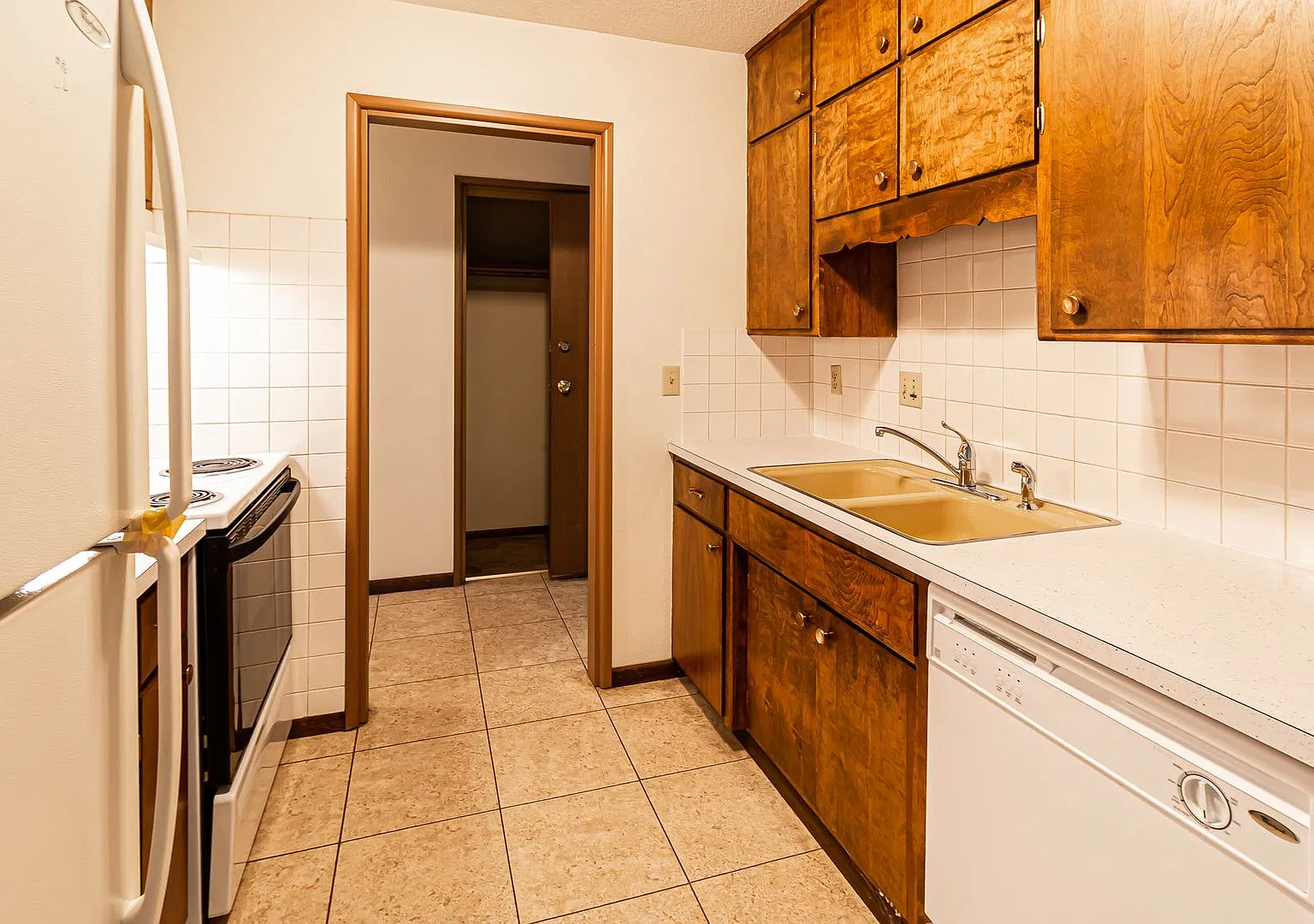 Bison Arms Apartments — Photo 4