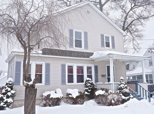 122 Santa Barbara St, Springfield, MA 01104