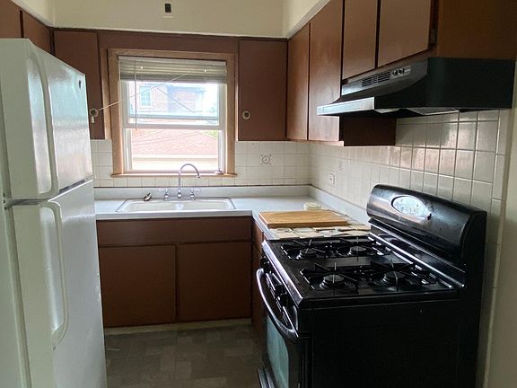4th image of 4255 N Neva Ave #1C