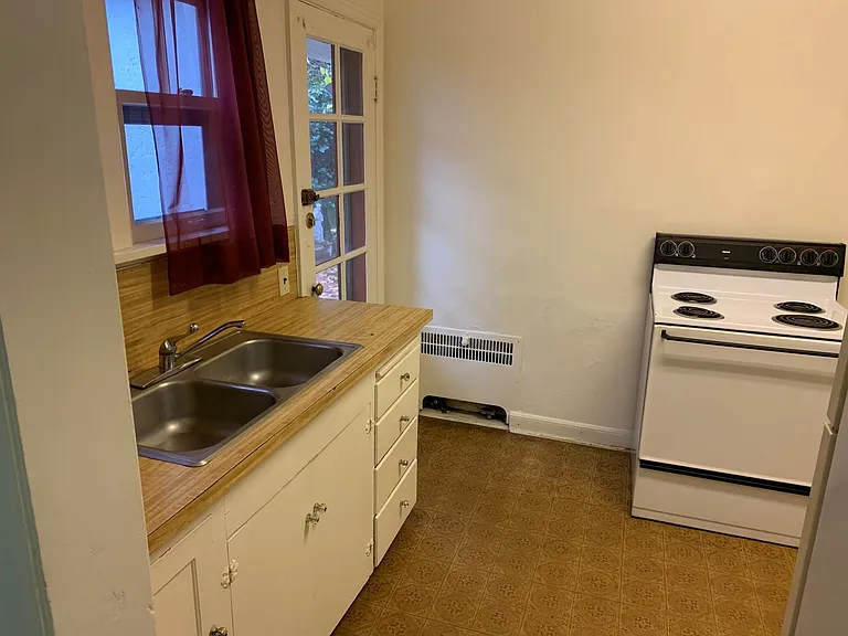 2111 NE 8th Ave — Photo 5