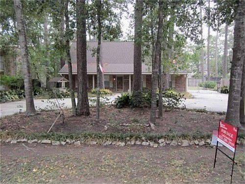 1st image of 15315 Oaklawn Park Dr