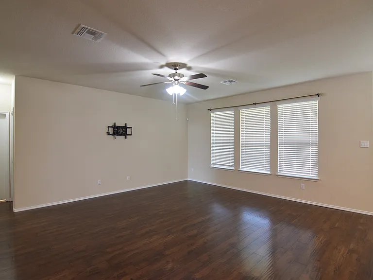 1114 Iron Glen Dr — Photo 10