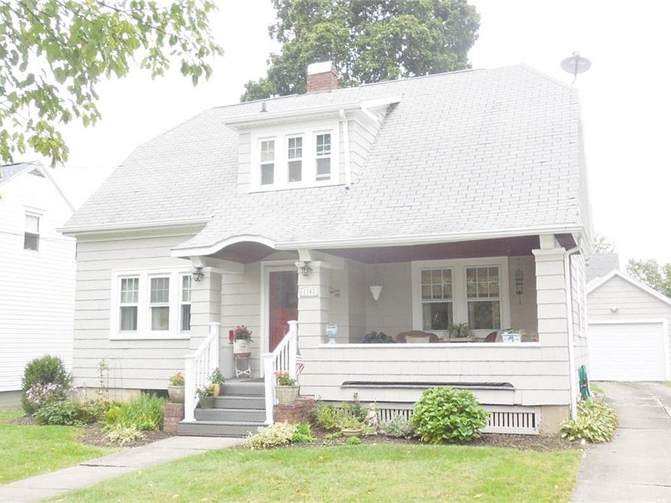 1st image of 34 Hazeltine Ave