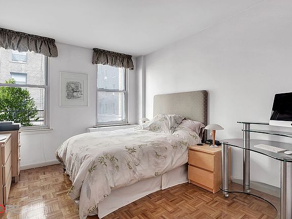 4th image of 2250 Broadway APT 3J