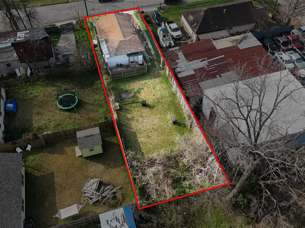 1213 Boswell St, Houston, TX 77009