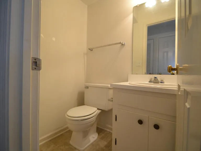 700 Rife Rd #11F — Photo 8