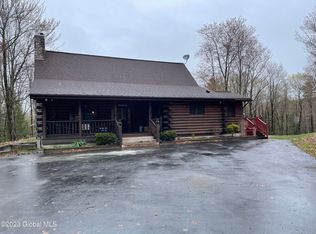 240 Foster Rd, Cropseyville, NY 12052
