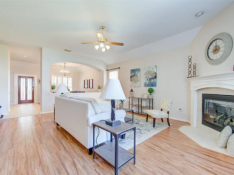 22514 Jutewood Ln — Photo 20