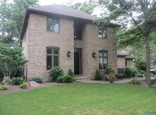 8740 Oak Valley Rd, Holland, OH 43528