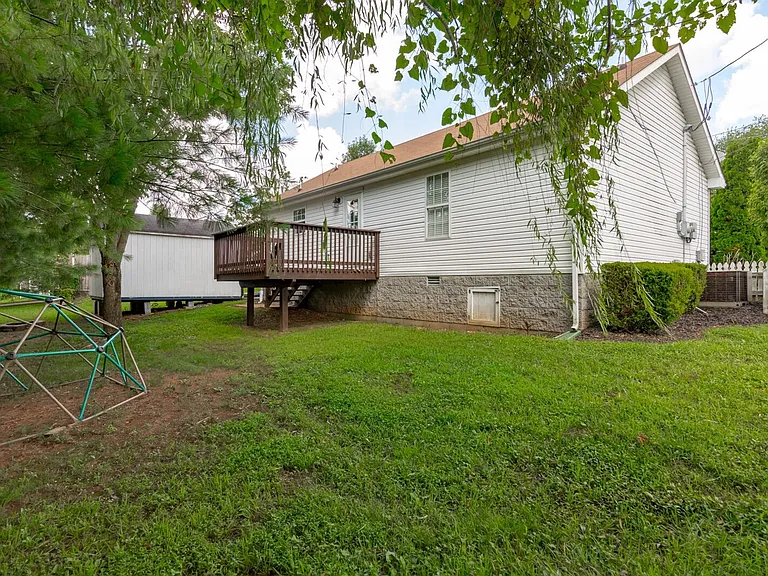 900 Granny White Rd — Photo 11