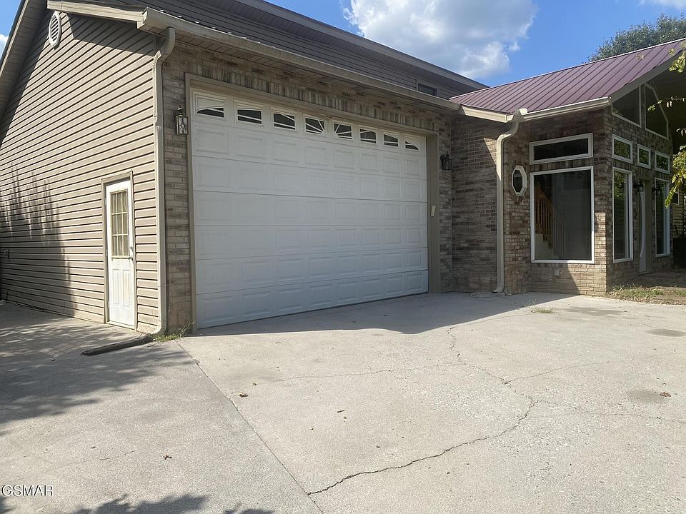 1st image of 1304 Spring Ct