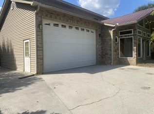 1304 Spring Ct, Sevierville, TN 37876