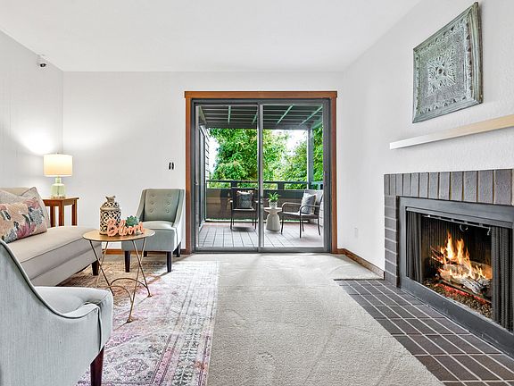 3rd image of 318 Soquel Ave #318