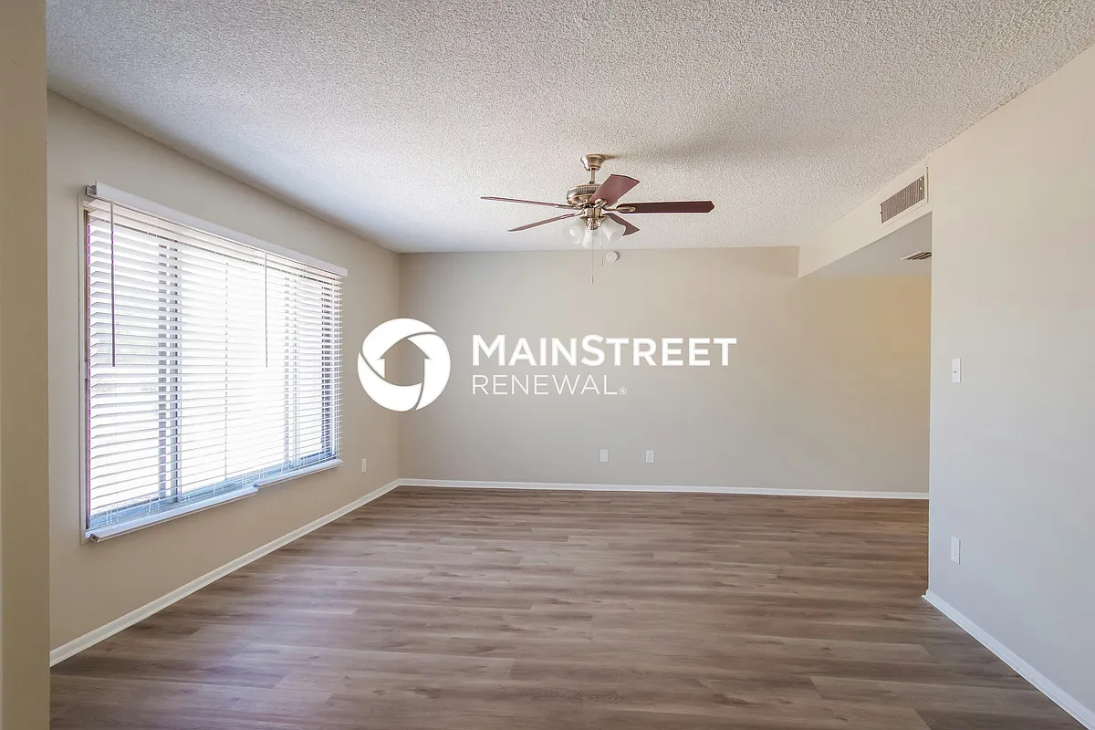 Living Room - 15202 N 38th Ave