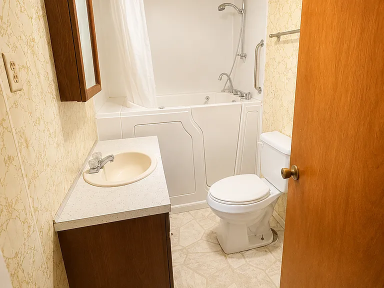 116 W Fulton St — Photo 8