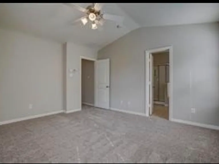 1421 Fox Run Dr — Photo 23
