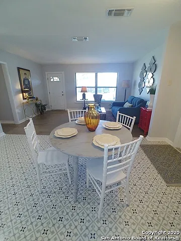 3 bed, 1.0 bath, 1205 sqft, $1,695 — Photo 4