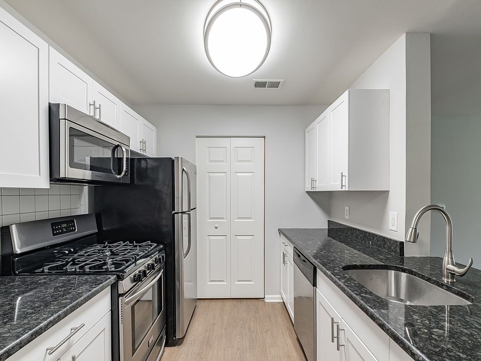 eagle rock apartments at freehold apartment rentals freehold nj zillow
