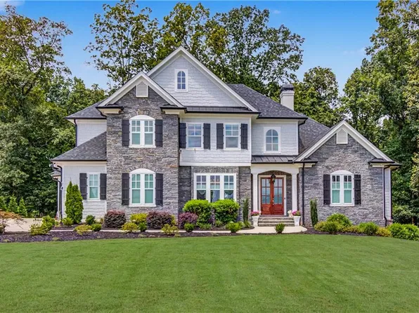 5392 Retreat Dr, Flowery Branch, GA 30542