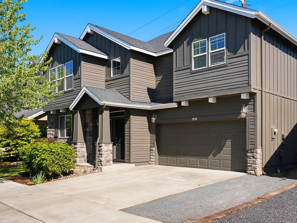 1st image of 2858 NE Forum Dr