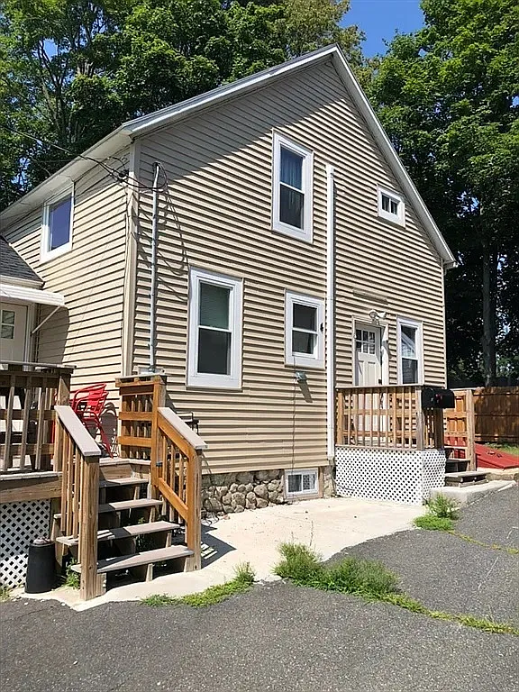 3 bed, 1.5 bath, 1045 sqft, $3,795 — Photo 1