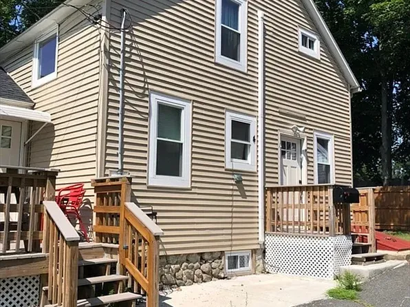 4 Walcott St Unit 1, Hopkinton, MA 01748