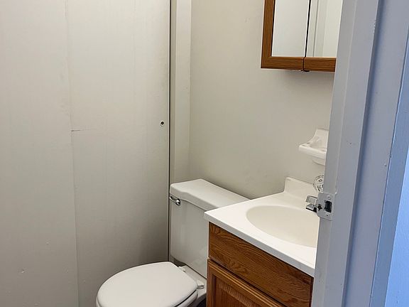 4th image of 193 Penny Ln E
