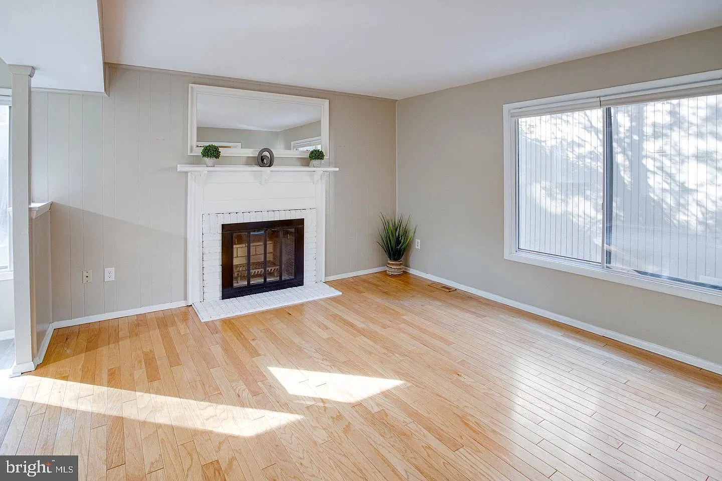4 bed, 3.5 bath, 2702 sqft, $3,400 — Photo 4