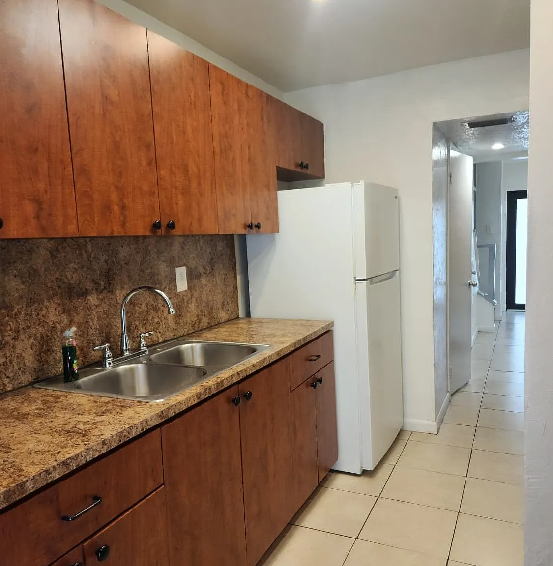 3 bed, 1.5 bath, $2,875 — Photo 4
