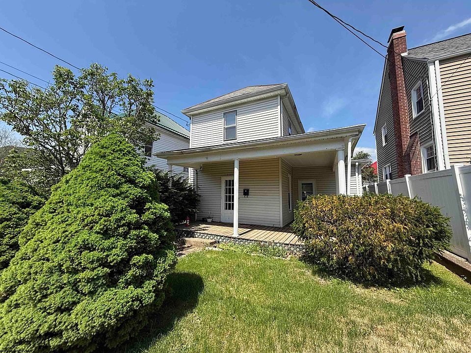 2nd image of 220 Vermont Ave