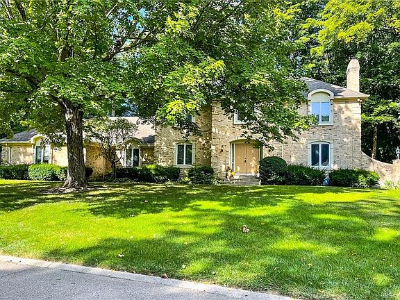 2nd image of 6788 Vienna Woods Trl