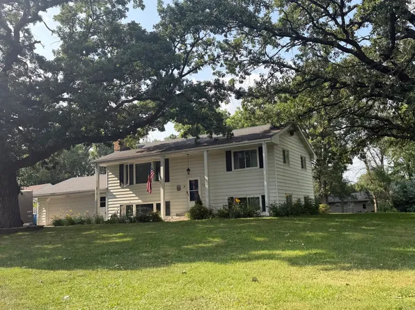 16010 14th Ave N, Plymouth, MN 55447