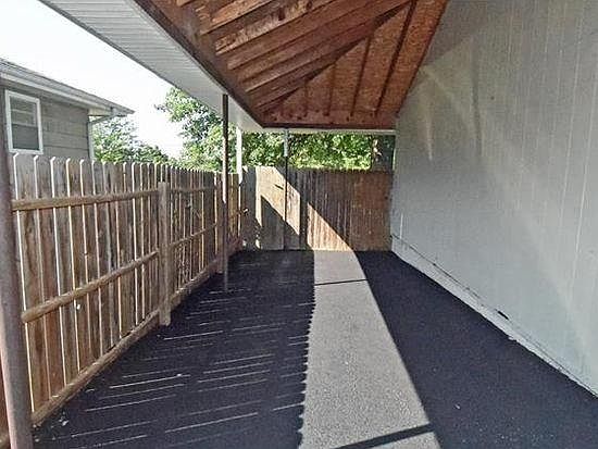 2nd image of 420 NE 90th St