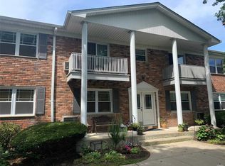 18 Fairharbor Dr, Patchogue, NY 11772