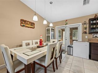 570 20th St NE, Naples, FL 34120