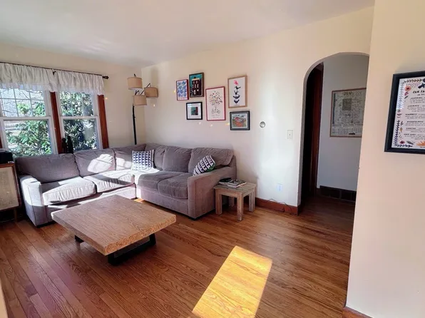 1 Cross St, South Deerfield, MA 01373