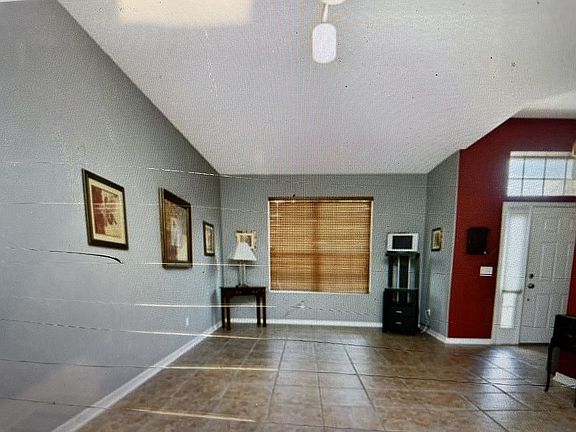 4th image of 324 Cortona Dr