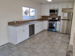 425 Conchas St NE, Albuquerque, NM 87123