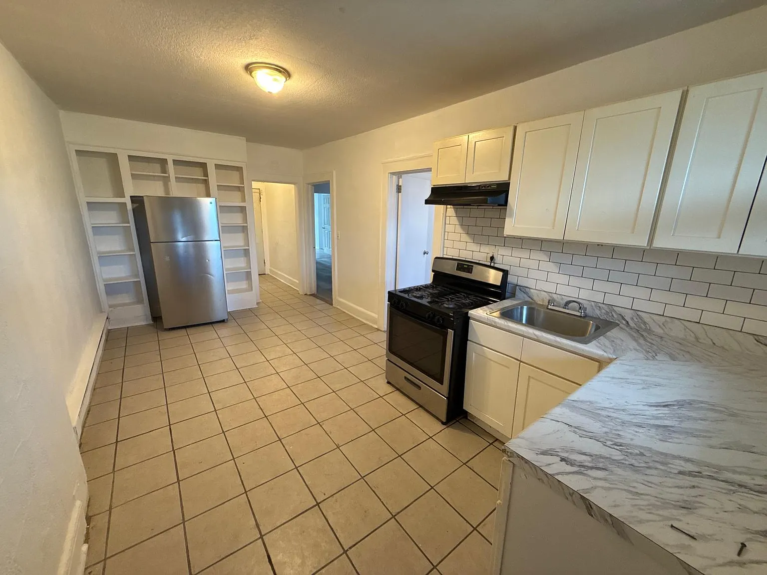 3 bed, $2,100 — Photo 1