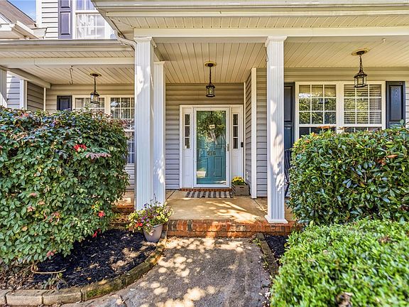 4th image of 216 Edenberry Way