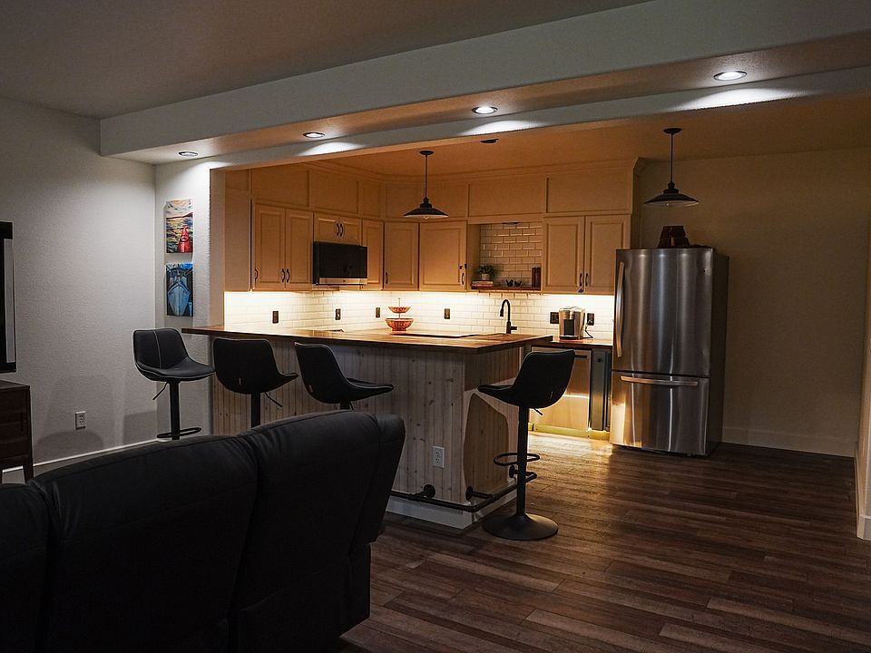1st image of 591 Mountvista Dr #1B