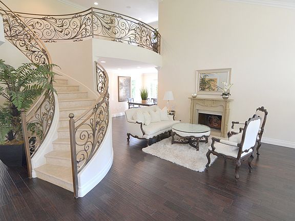4th image of 3511 Emerald Isle Dr