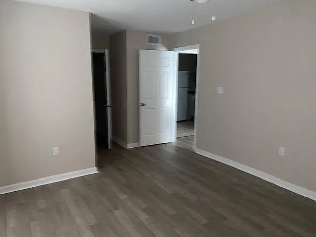 2 bed, 900 sqft, $950 — Photo 2
