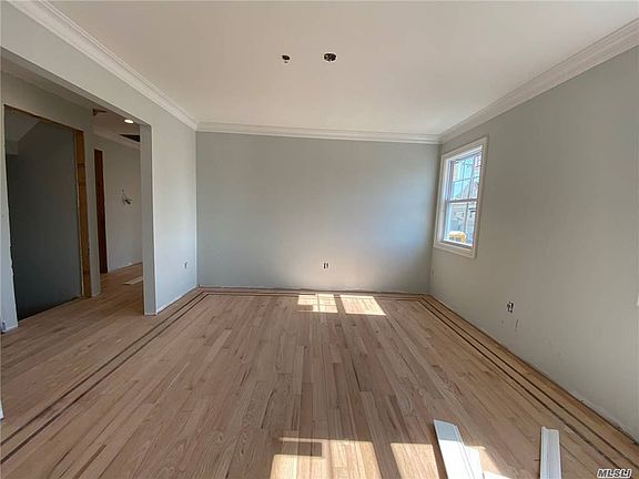 5th image of 3120 Royal Ave