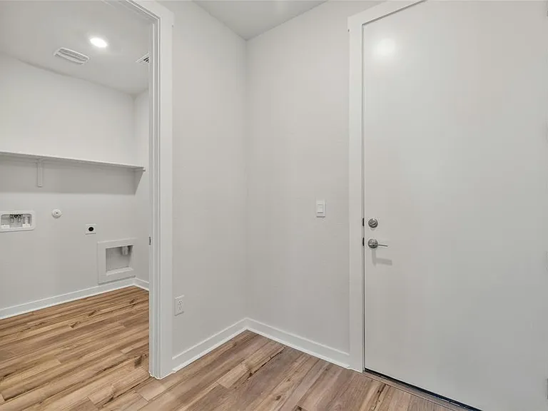 113 Shadow Oak Cv — Photo 34
