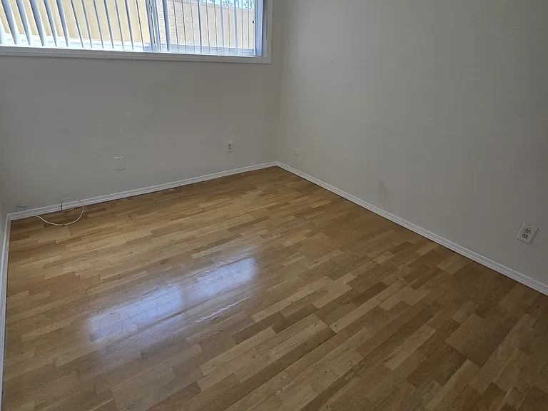 423 S Holt Ave #203 — Photo 8