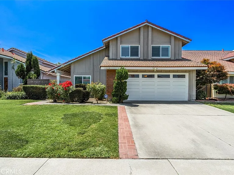 13014 Espinheira Dr — Photo 2
