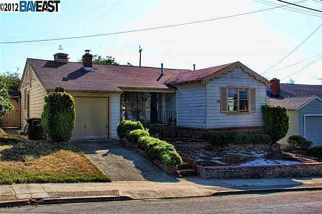 1st image of 23968 Carmelita Dr