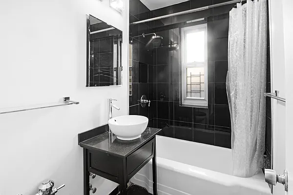 Rented by HomeDax Real Estate | media 14